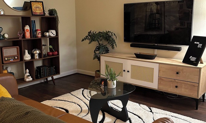 Uptown Apartment | That 70s House - 1bdr Apartment in the Houston Galleria area