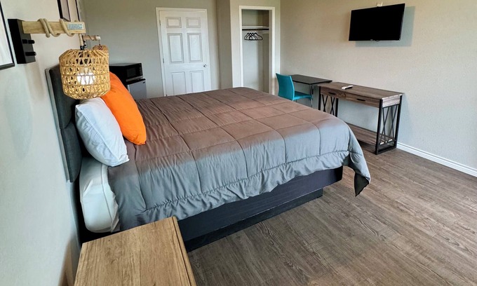 Crystal Beach Hotel | The 409 Bolivar Beach Hotel