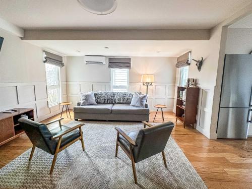 Burns Park Apartment | The 4M Favorite House - Stunning & Spotless 2-Bed Apt (#3)
