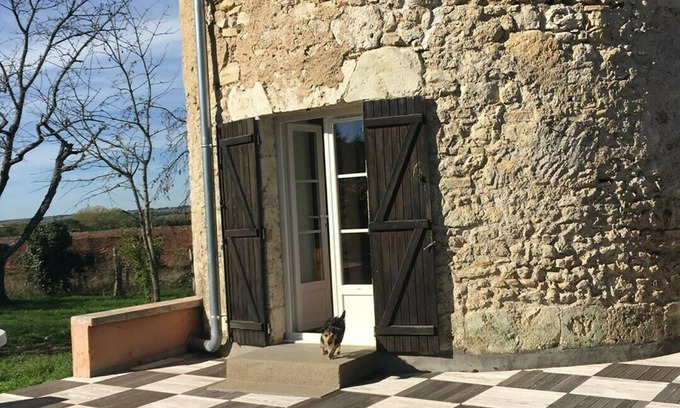 Saint-Pourcain-sur-Sioule House | The authentic 14th century tower YSELDA