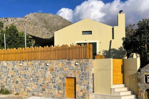 Kato Metochi Apartment | THE AA VILLA: Your Interactive Home Experience!