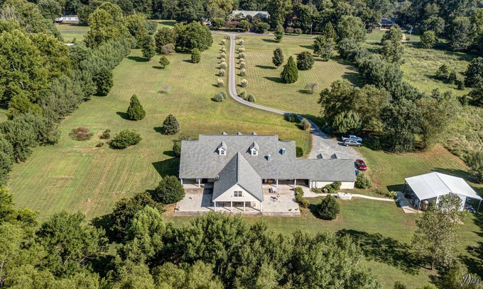 Wilburn Bed & Breakfast | The Abbé House Inn