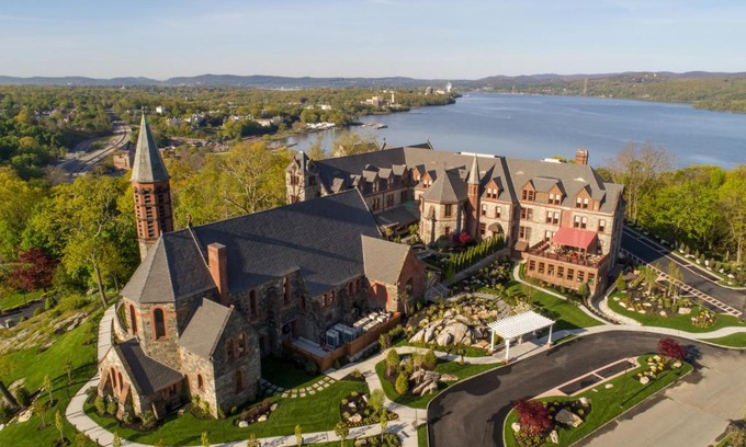 Peekskill Hotel | The Abbey Inn & Spa