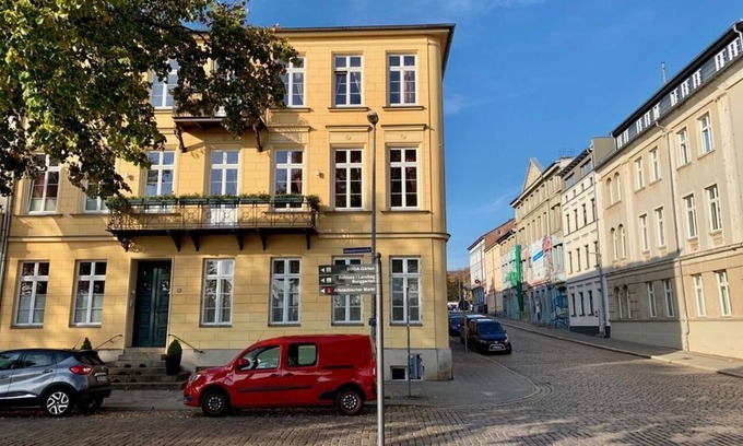 Schwerin Apartment | The "Alexandrine" apartment on Pfaffenteich, right in the heart of Schwerin