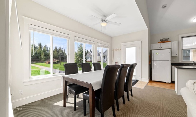 Cherry Valley House | The Amberwing - 28 Meadow View