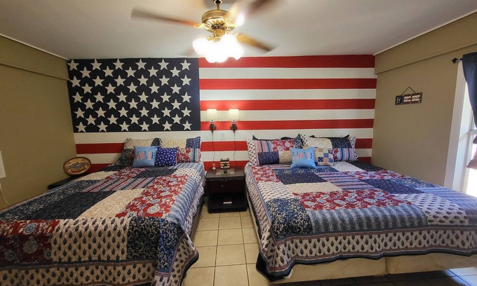 Buchanan Dam Cabin | The Americana Suite