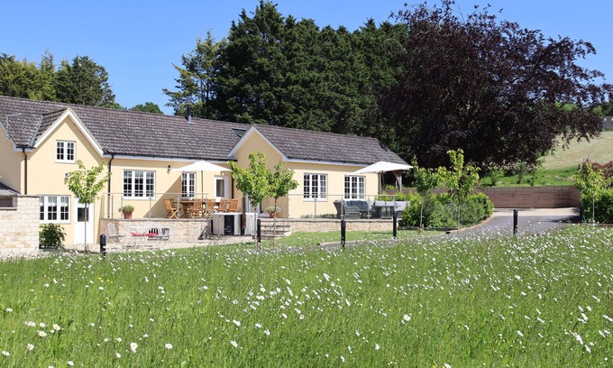Chippenham Cottage | THE ANCHORAGE @ NABLES FARM, family friendly in Upper Seagry