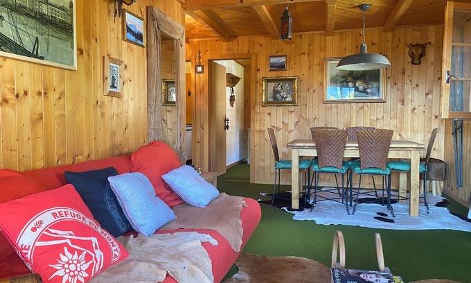 Barboleusaz Apartment | The apartment is in a small 3-storey residence and is ideally located in a quiet area just above the