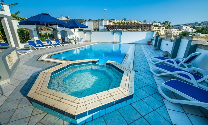 Santa Maria Estate Apartment | The apartments La Mediteranea Villa Apartments Garden Flat