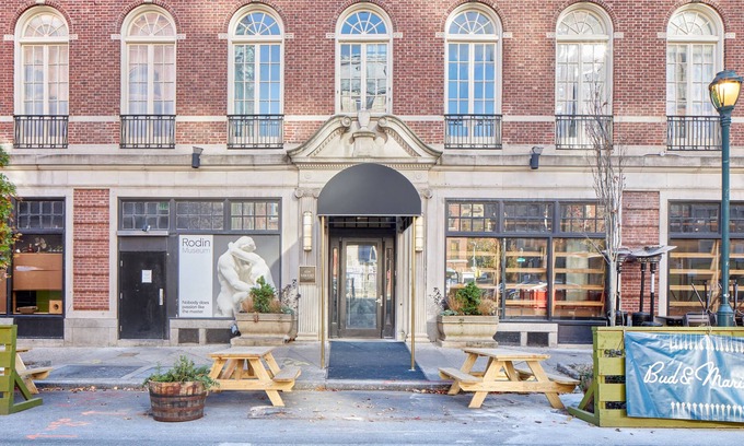 Gayborhood Apartment | The Arco powered by Sonder | Queen Suite