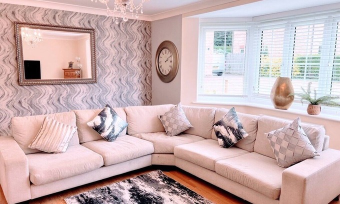 Maidstone House | The Astor house Maidstone | Free Parking