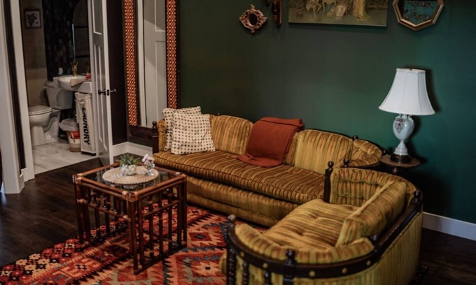 Perryville Hotel | The Atrium A Boutique Hotel Suite 18