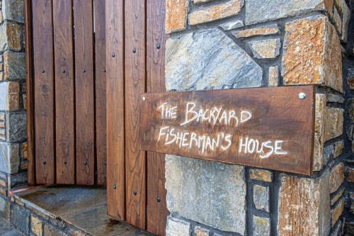 Kato Gatzea House | The Backyard Fisherman's House