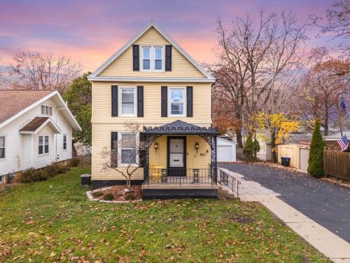 Bloomington House | The Bailey House