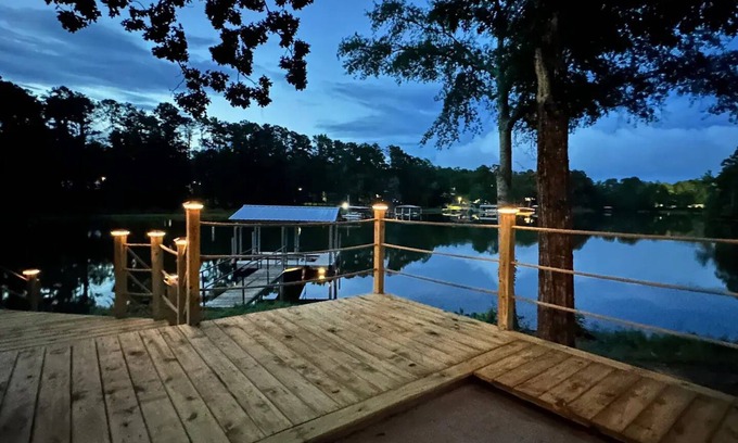 Abbeville Cabin | The BaitHouse - Charming Cabinnn