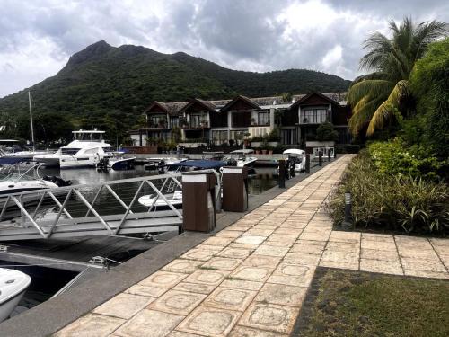 Black River Apartment | The Balise Marina Suite