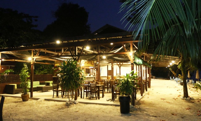 Pulau Perhentian Besar Hotel | The Barat Perhentian Beach Resort