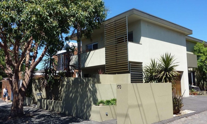 Brunswick House | The Barkly, on the fringe of Melbourne