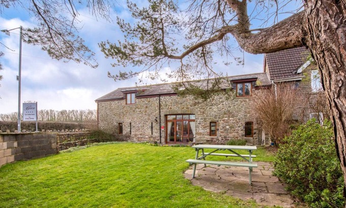 Port Talbot House | The Barn in Port Talbot