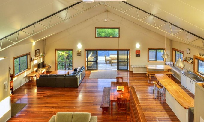 Mahia House | THE BARN
