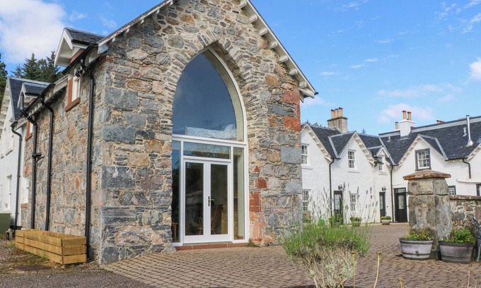 Invergarry House | THE BARN, pet friendly, character holiday cottage in Fort Augustus
