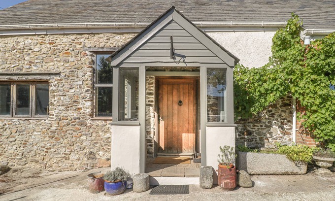 Buckerell Cottage | THE BARN, pet friendly, character holiday cottage in Honiton