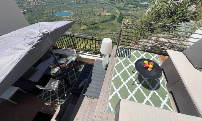 Norma Apartment | The Barn suite with outdoor living and breathtaking views