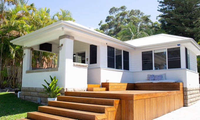 Bateau Bay House | THE BAY - Private couples escape opposite the beach with ocean views and a pool