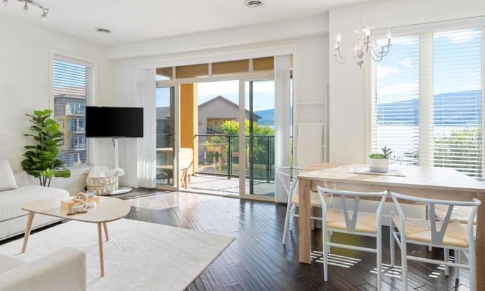 Westbank Apartment | The Beach House at Barona Beach 4301