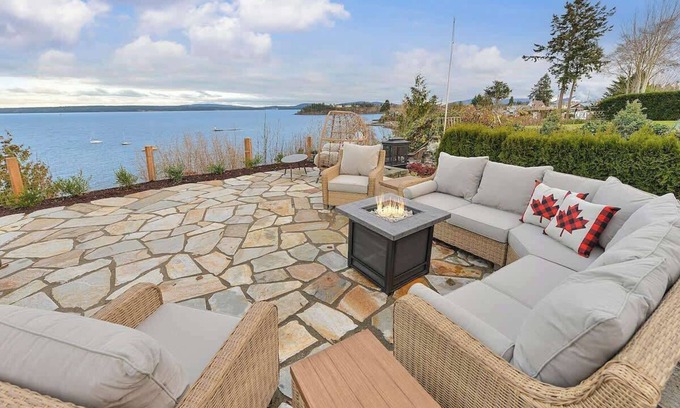 Chemainus Apartment | The Beach House Suite