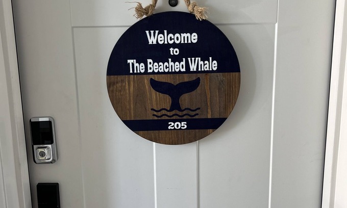 Issue Condo | The Beached Whale! 2-bedroom condo with seasonal pool access in Colonial Beach
