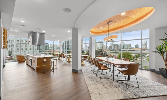 The Gulch Apartment | The Bel Air Suite Penthouse The Gulch