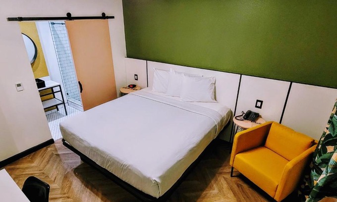 Burbank Hotel | The Bell Vista