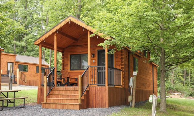 Mingoville Cabin | The Bellefonte Campground presents: Tiny Home| 1 Bedroom with Hot tub