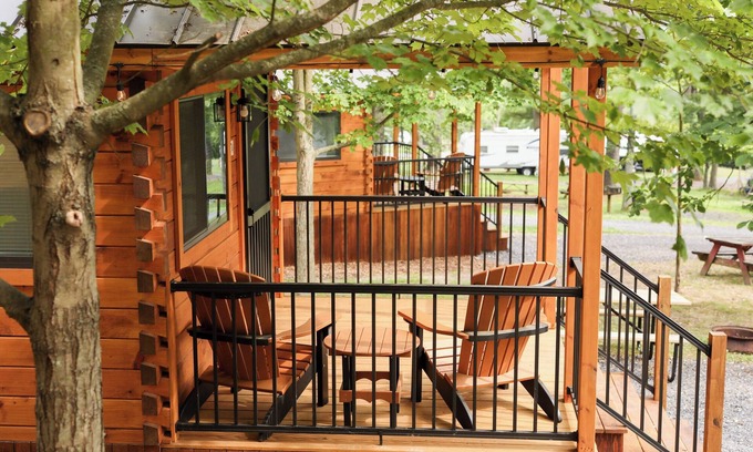 Mingoville Cabin | The Bellefonte Campground presents: Tiny Home | 1 Bedroom with HOT TUB