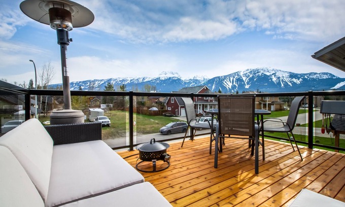 Revelstoke Apartment | The best 2 bedrooms suite in Revelstoke!