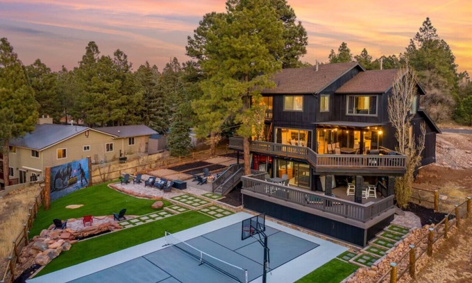 Flagstaff House | The Big Deck Spacious - Pickleball - Game Room