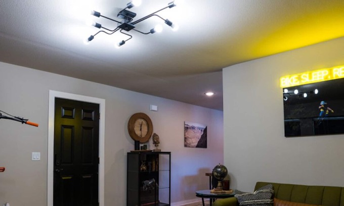 Bentonville Cabin | The Bike Inn #8, Boujee Bike Suite