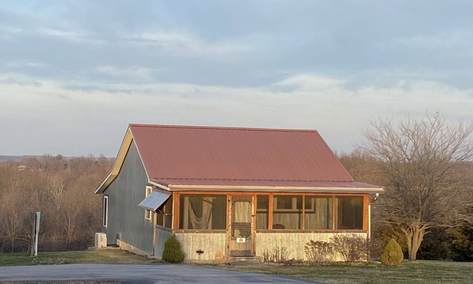 Alto Pass Cottage | The Bitty House Too!- Next to a winery!
