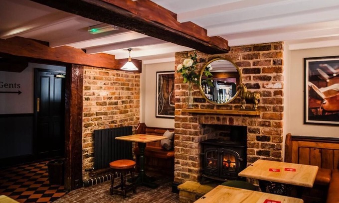 Blyton Hotel | The Black Horse Inn