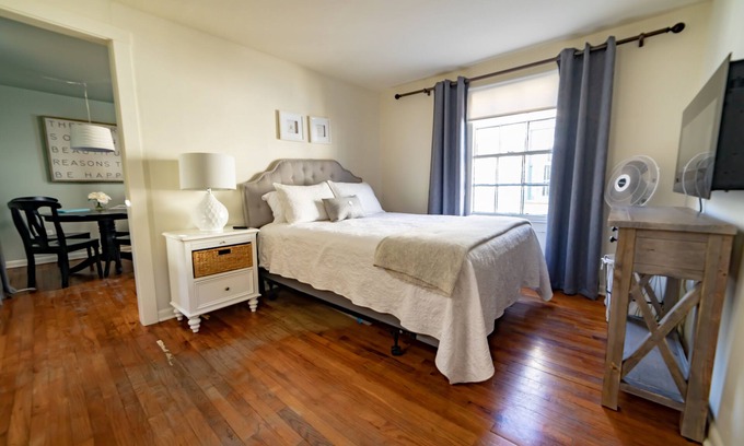 Seville Historic District Cottage | The Blake: Cottage in Historic Downtown Pensacola