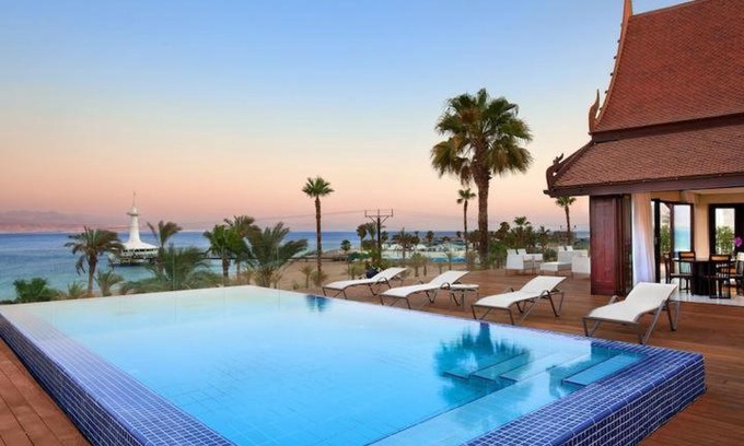 Tel Aviv Promenade Apartment | The Blue Lagoon With Pool On The Beach