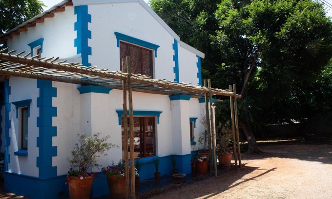 Hatfield Apartment | The Blue Place