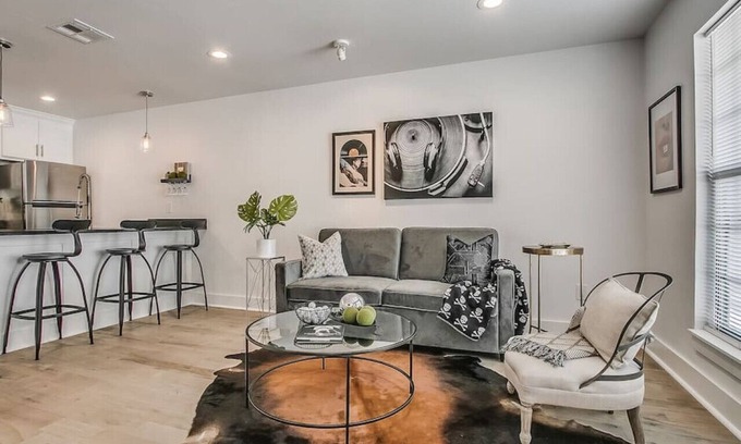 Central Oklahoma City House | The Blue Vinyl - Elegantly Revived Historic Spot