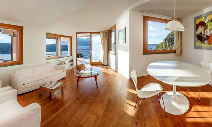 Scaglieri Villa | The Boat - Pieds dans l'eau