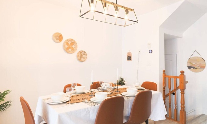 Thorold House | The Boho Bliss - Stylish 5BR Stay Near Niagara Falls & NOTL!