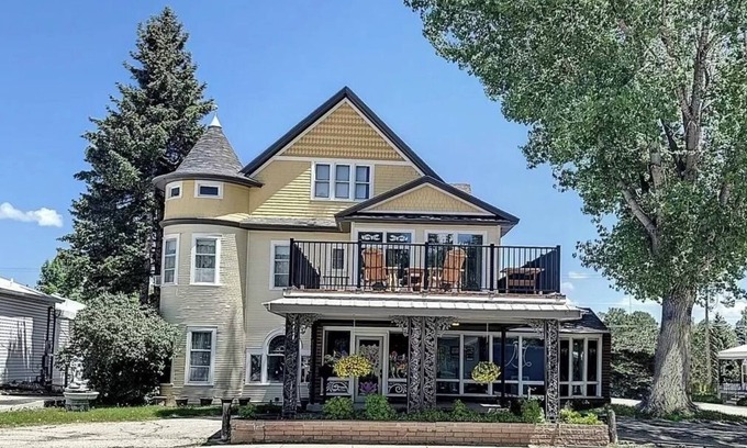 Buffalo Hotel | The Boho Buffalo Inn