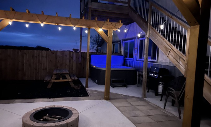 Hamilton Apartment | The Bourbon Barrel !NEW patio & firepit area!