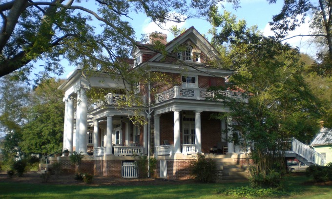 Louisa Bed & Breakfast | The Boxley Place Inn