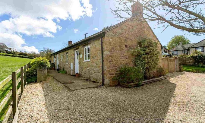 Littlebredy Cottage | The Brambles - one bedroom Country Cottage near Dorset Coast.